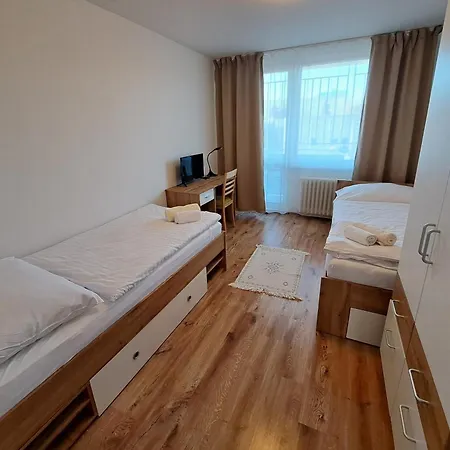 Skolsky Internat Medicka 2 *