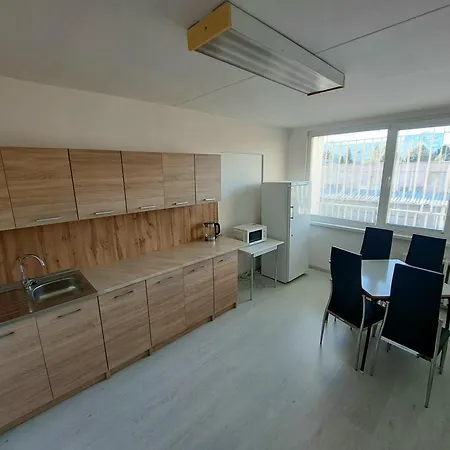 Skolsky Internat Medicka 2 Гостевой дом *