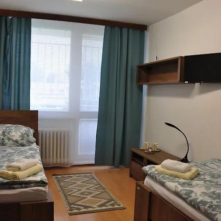 Turisticka Pri Skolskom Internate Medicka 2 Maison d'hôtes